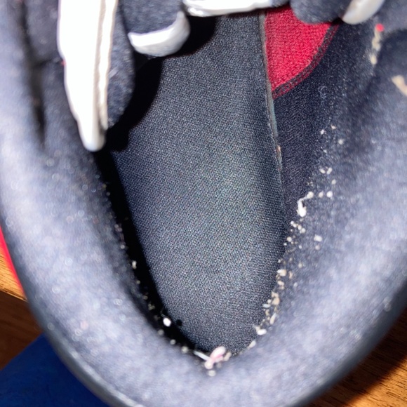 Jordan 1 Chicago (GS) 2020 size 4.5y - Picture 5 of 7